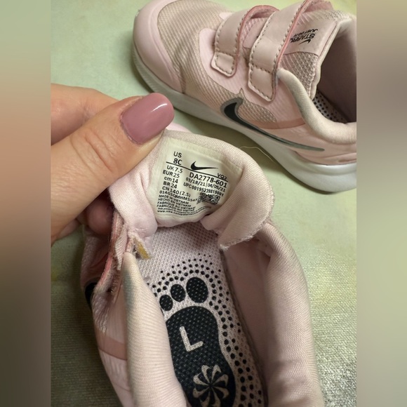 Toddler  sneakers shoes 7,5. 8 - Picture 10 of 12